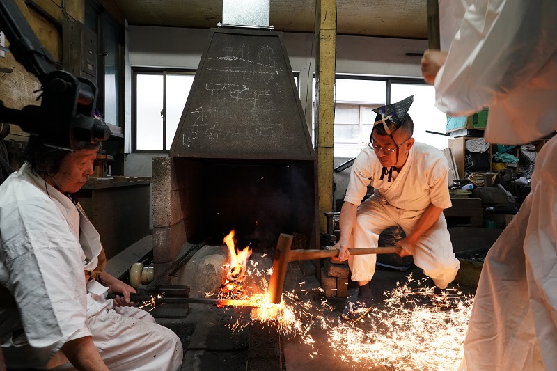 正宗工芸美術製作所 | 正宗孫 刀工 山村綱広の工房です